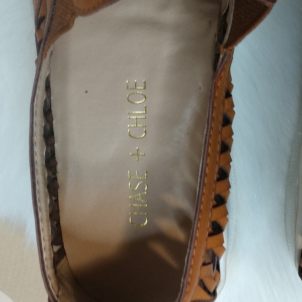Chase & Chloe Huarache style shoes. Size 5.5 - Picture 3 of 7